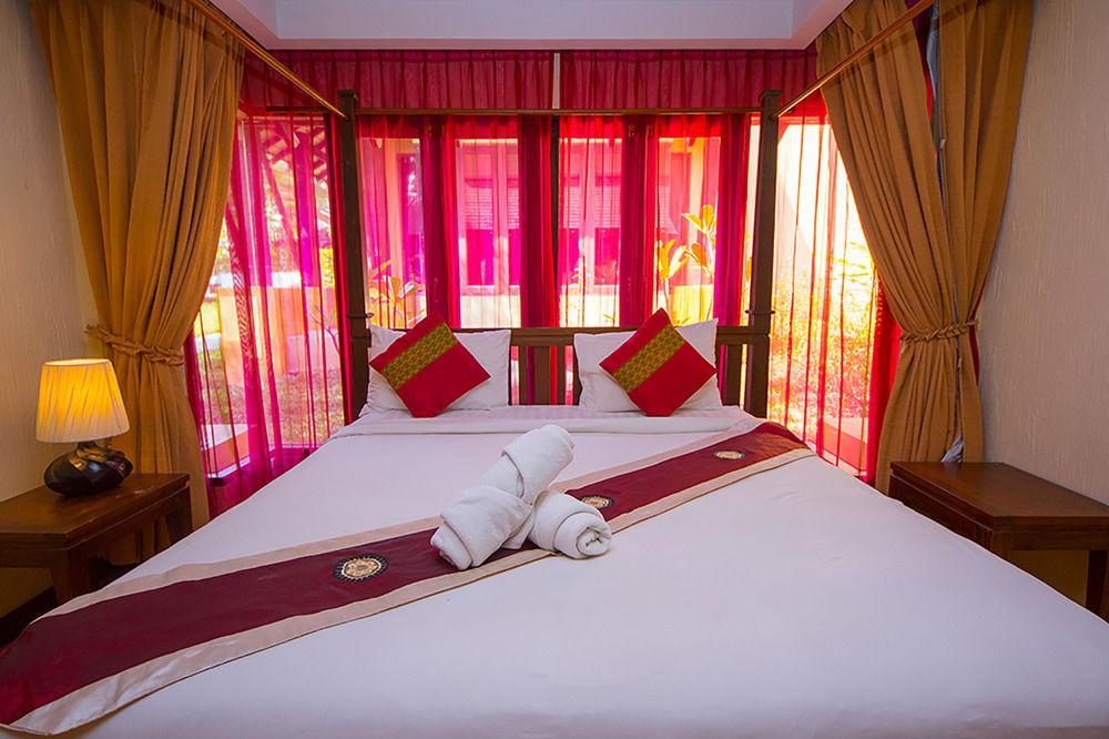 Cher Boutique 3*